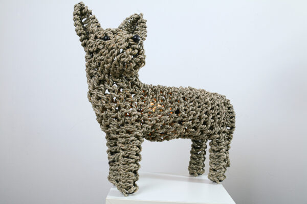 Standing Dog Naturel